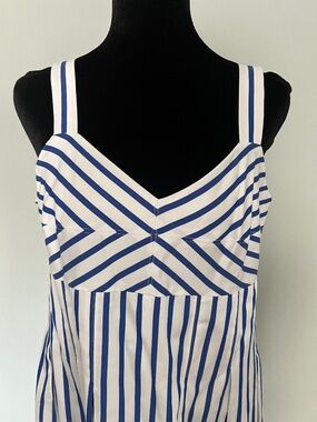 Beautiful Talbots 8P Midi